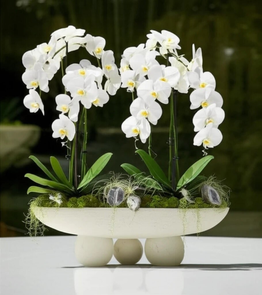 White Cascade Twins – Modern Pedestal - hover view